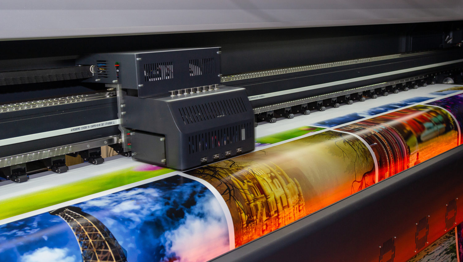 Vinyl Banners: Market your business in all seasons